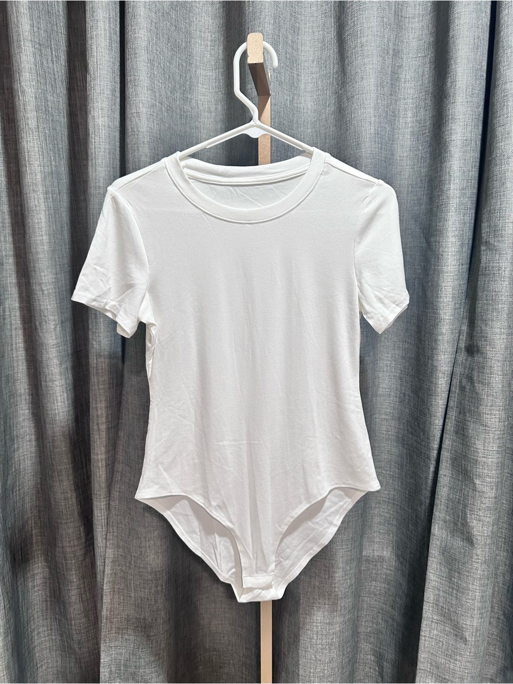 ❤️❤️Classic White Short-Sleeve Bodysuit - NEVER WORN